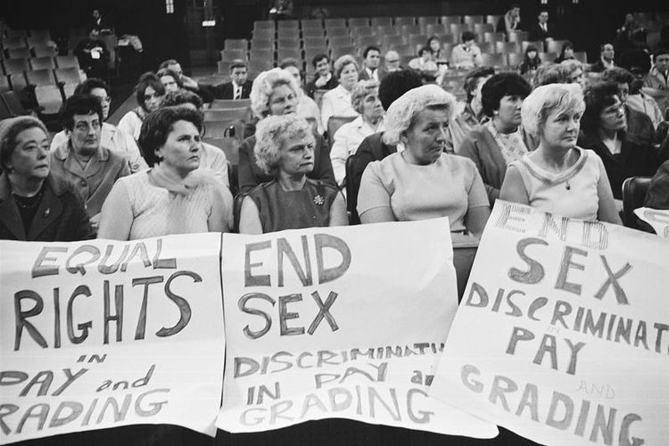 Feminism ignores the experience of the Black Woman in America.