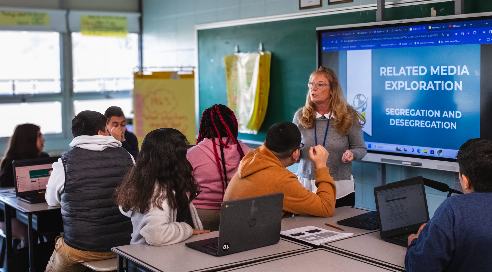 Jennifer Fuller teaches a CommonLit 360 Related Media Exploration to her 7th grade ELA class.
