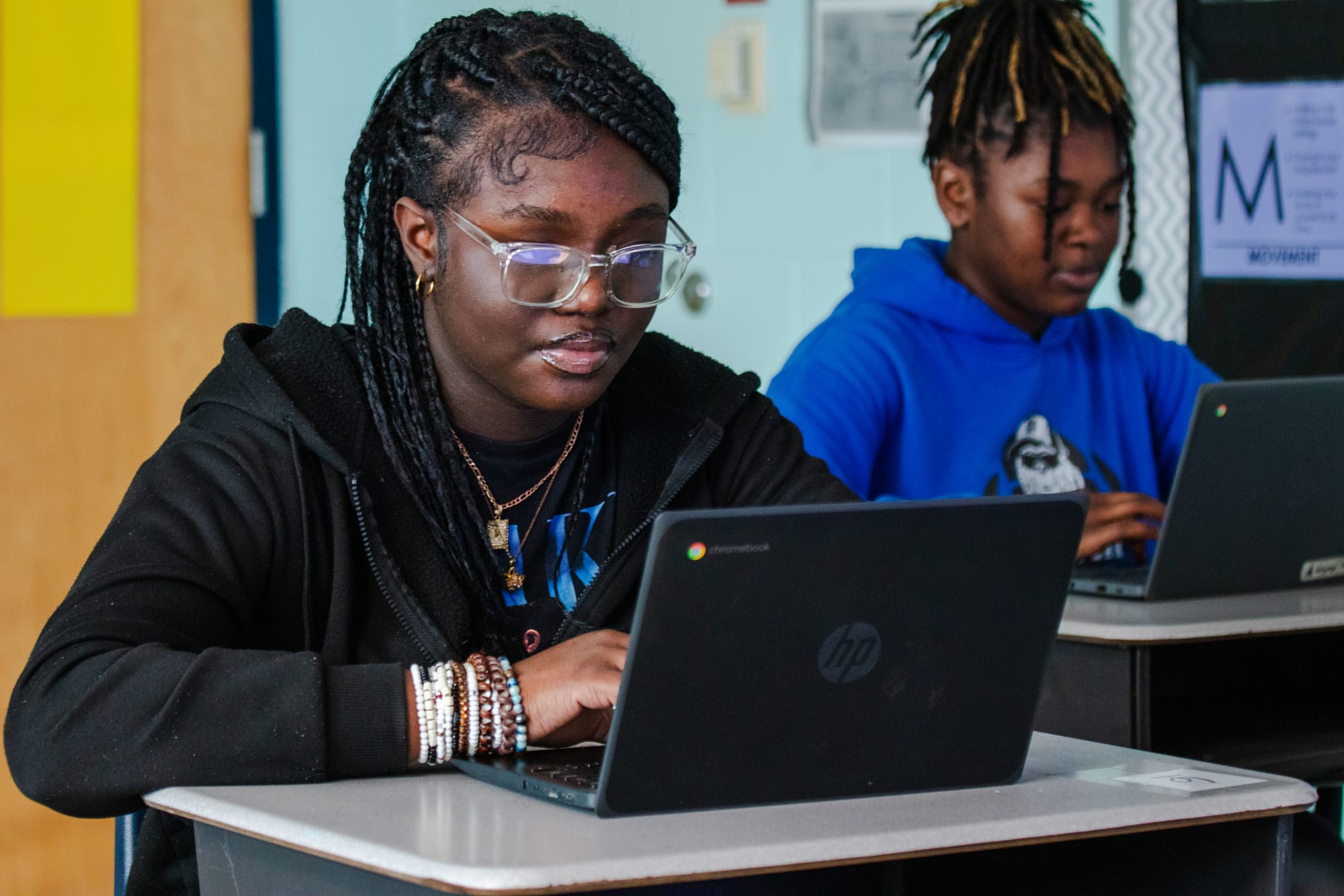 A student working on her digital CommonLit 360 writing lesson.