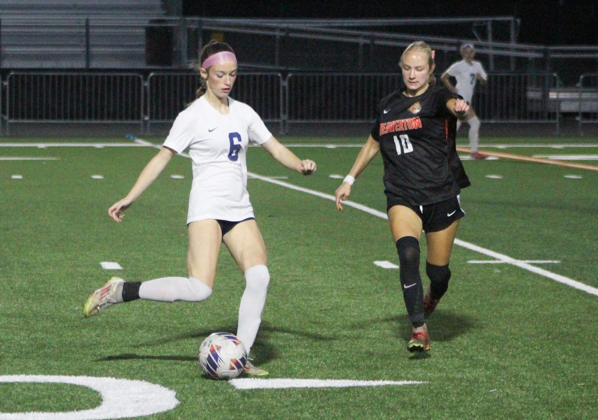 Rose City Roundup: Benson volleyball back in the win column; Central Catholic boys soccer on win streak