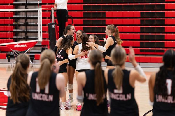 Lincoln girls volleyball sweeps Grant to take PIL lead