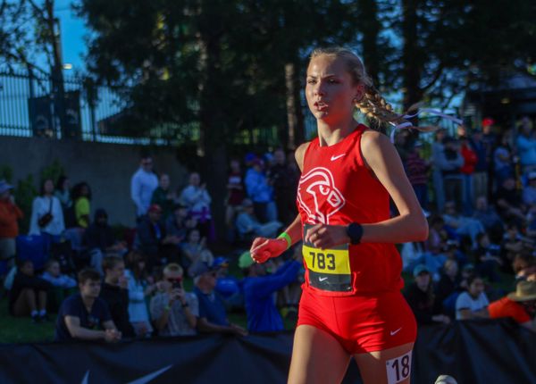 Ellery Lincoln crushes mile record, Aster Jones keeps winning at Nike/Jesuit Twilight Relays