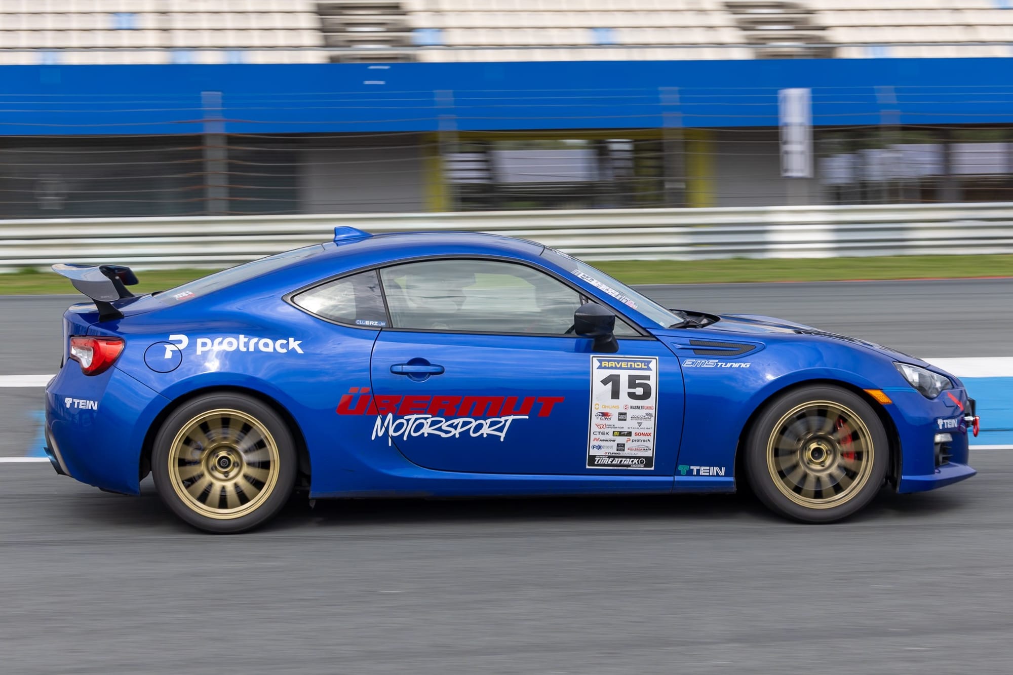 Dominik Wolk im Subaru BRZ mit der Nummer 15. Im Club-NA-Finale erreichte er Platz drei.