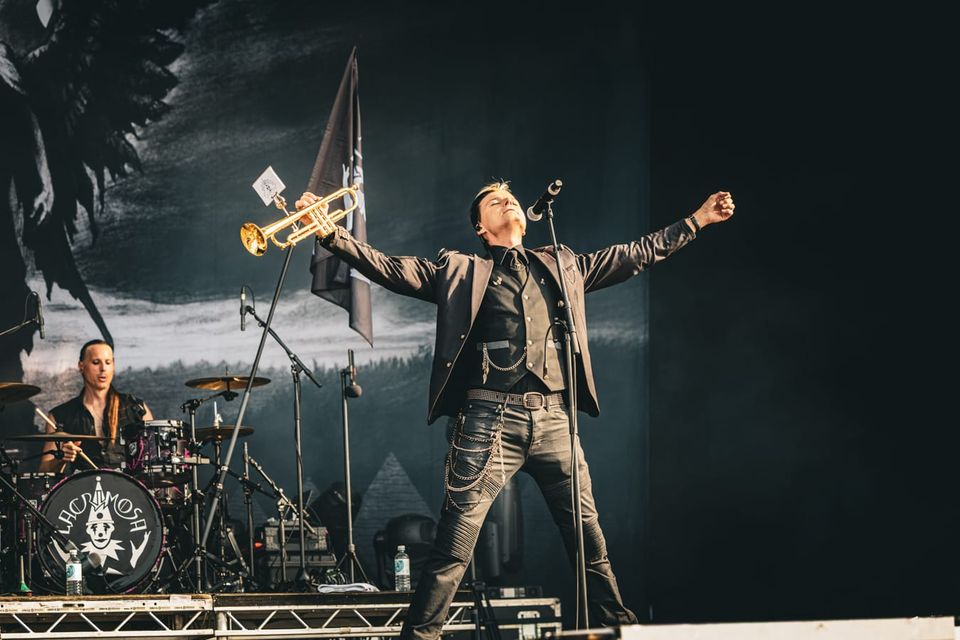 Der dritte Song heißt "Schakal"