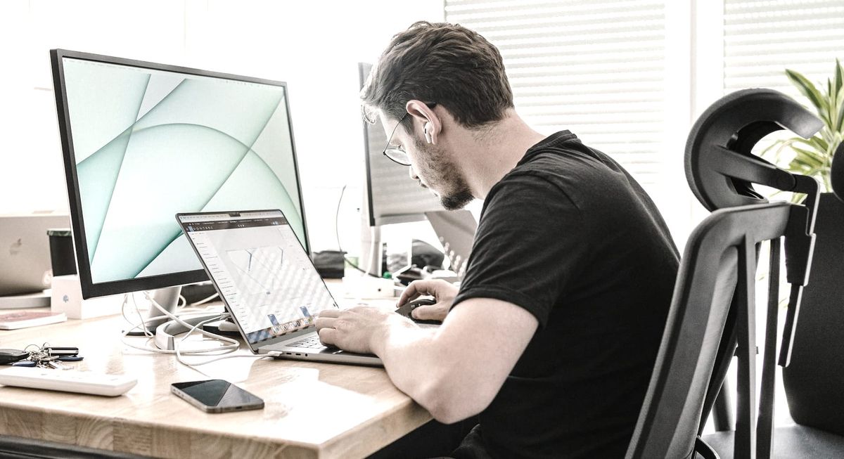 Issue 22: Do these movements from your chair in just 3 minutes