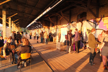 Schon im Juli 2012 konnten die Besucher und Künstler des Projekts "Mon Moabite" der Kunsthochschule Weissensee die Terasse des ZK/U geniessen