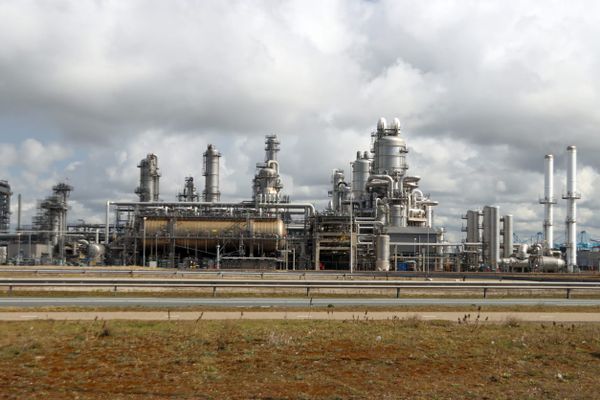 Your Supplier's Cracker Doesn't Run on Futures Contracts
