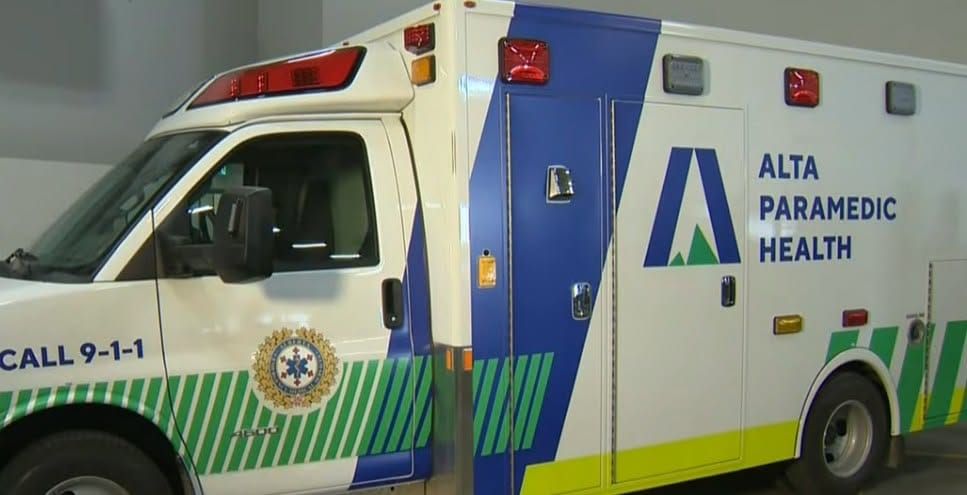 La ministre de la Santé de l'Alberta suspend le changement d'image de marque des services paramédicaux