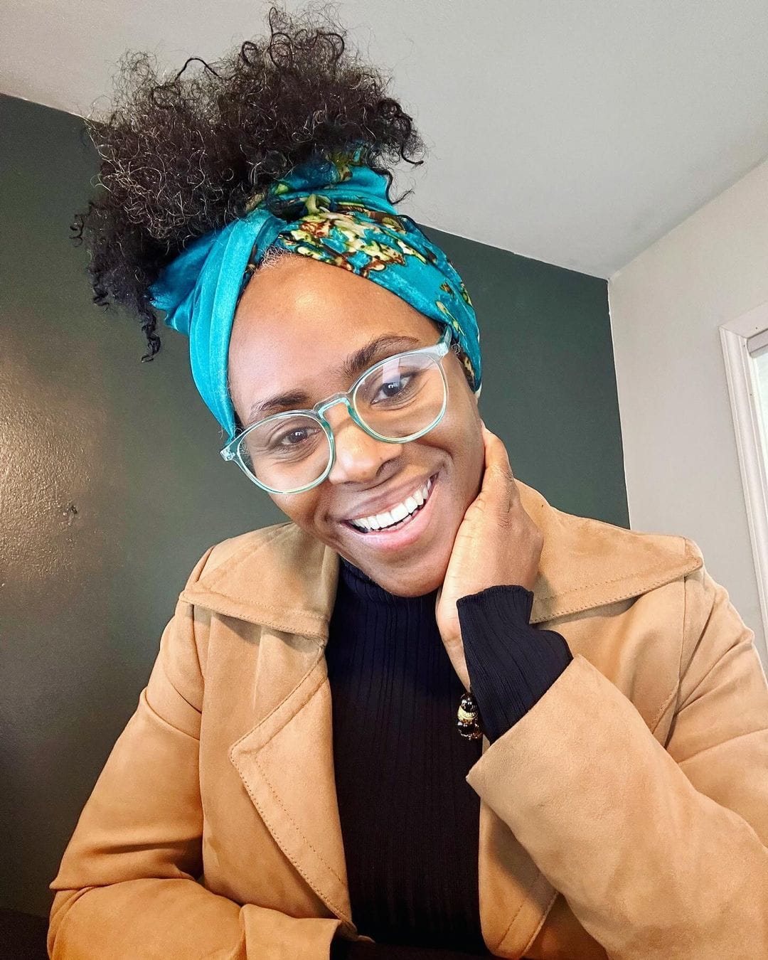 "Novel Pursuits" with April Cole