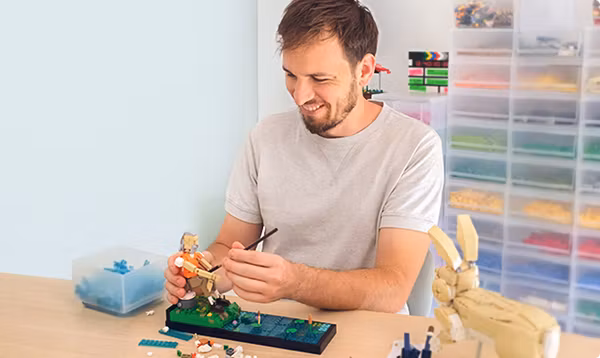 Nick Lever’s Art of Storytelling in Brick Models Feature Image