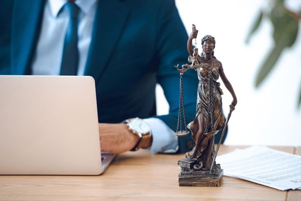 4 tips to managing a law firm