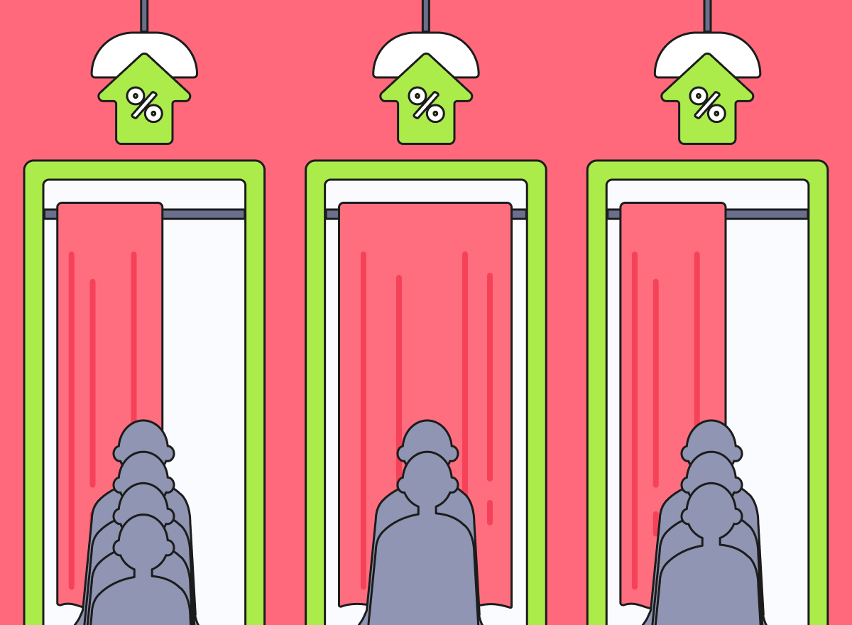 피팅룸 3개에 각각 방문객이 고른 수준으로 분포되어 줄을 서고 있다.