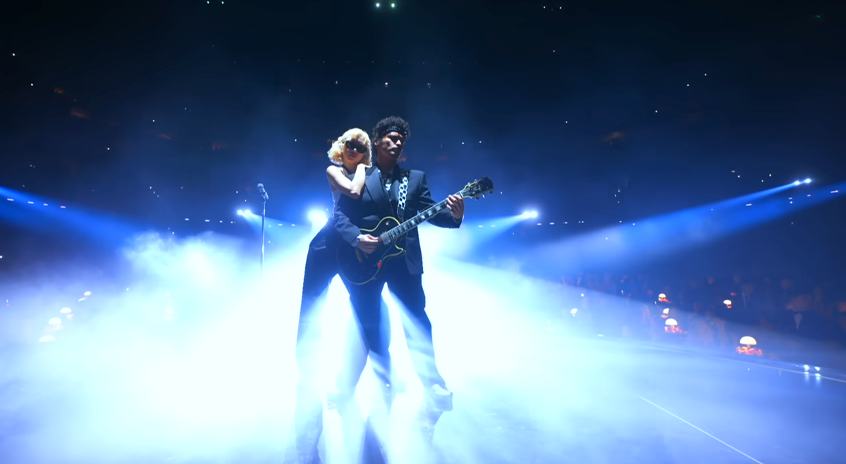 Rosé and Bruno Mars opening the 2025 Grammys