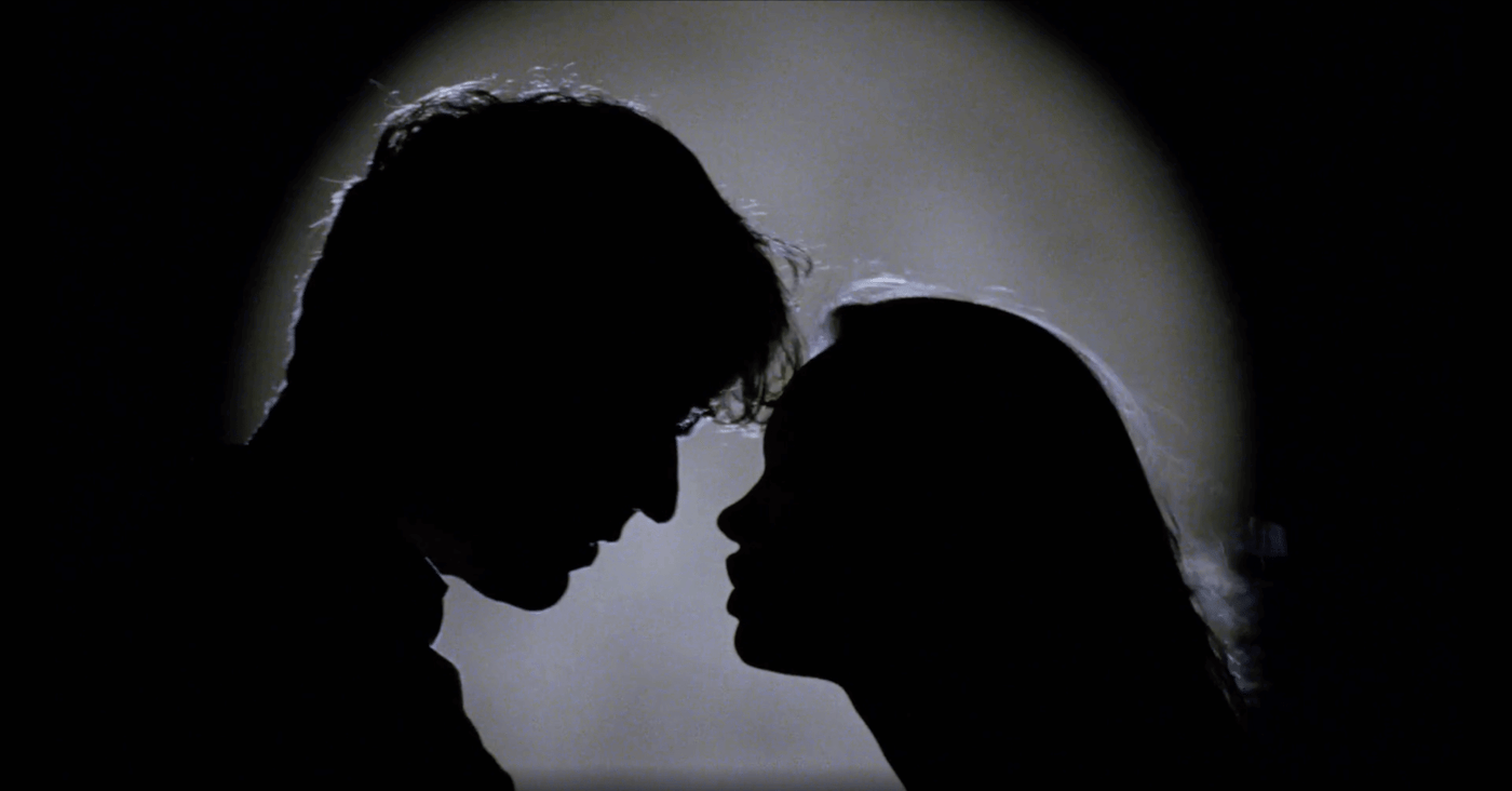 Cemetery Man (1994) - Of Death and of Love