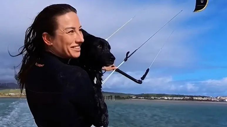 the dog who loves kite surfing
