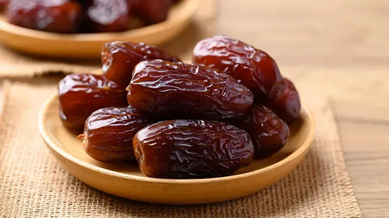 can you feed dates to your pets