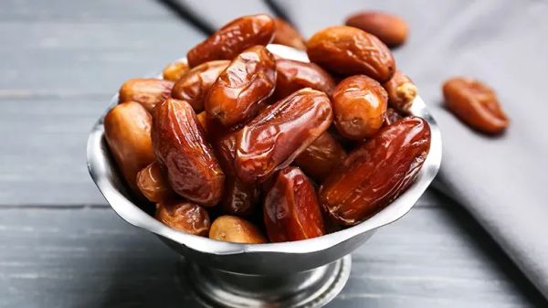 can you feed dates to your pets