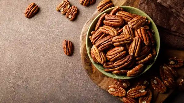 can you feed pecans to your pets