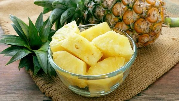 bromelain enzyme benefits pets