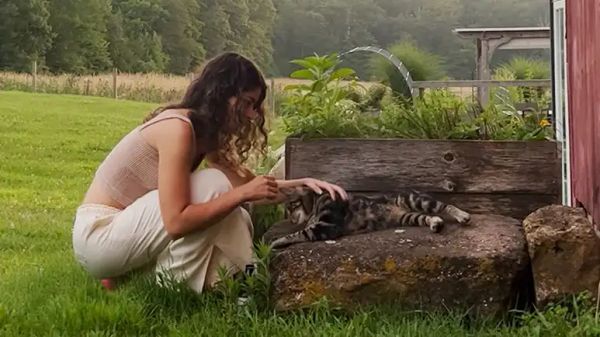 couple finds unexpected houseguest in their new home