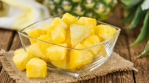 can your pets eat pineapple