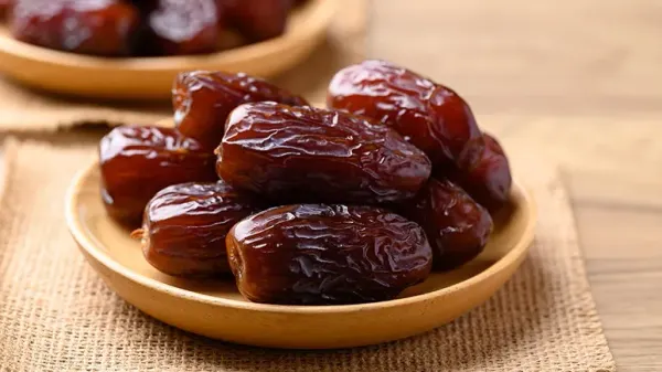can you feed dates to your pets