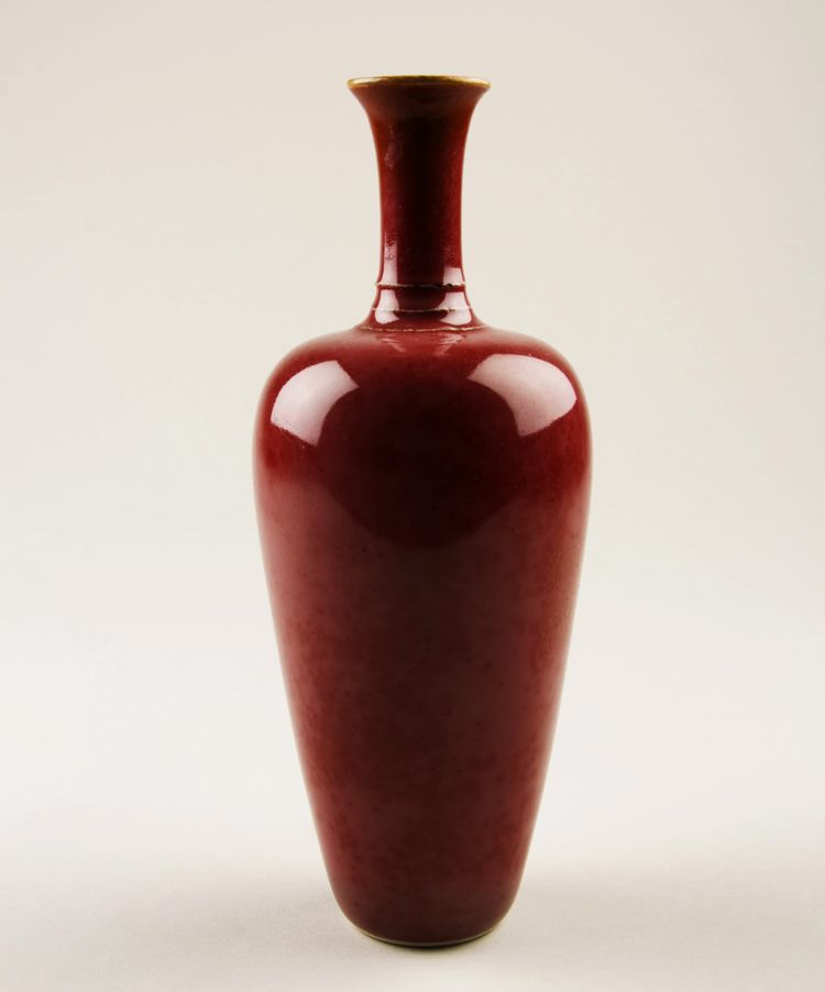 Sang de boeuf (oxblood) vase