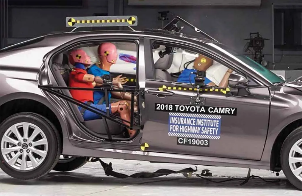 OEM´s deben mejorar seguridad en asientos traseros: IIHS