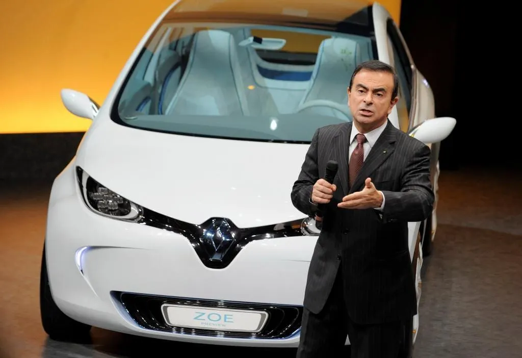 Ghosn expresidente de NISSAN continúa detenido