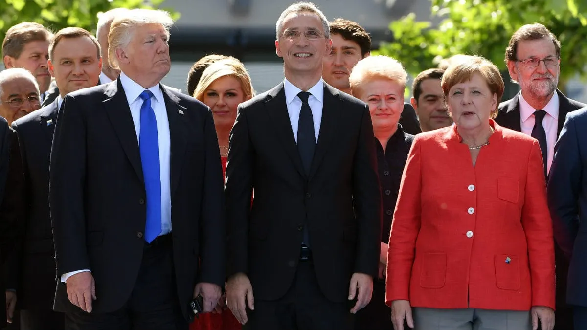 Trump dice que EU golpeará los vehículos de la unión EUropea