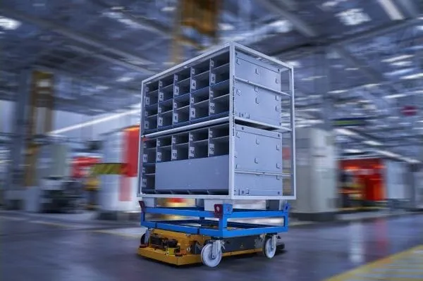 BMW Group trabaja en aumentar rapidez e inteligencia de robots de logística