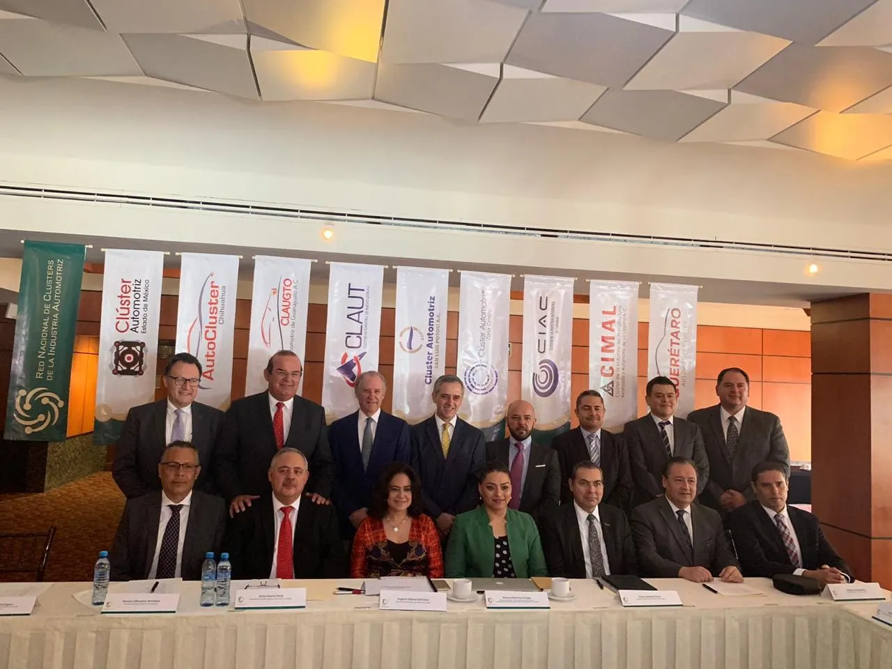 Se conforma legalmente la Red Nacional de Clusters Automotrices de México