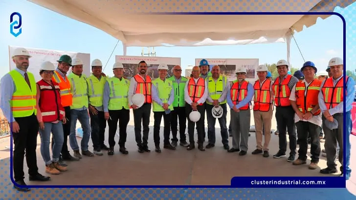 Supervisan obra del Distribuidor Vial CELANESE