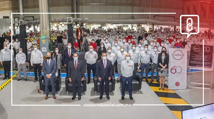 Nissan celebra 60 años en México revelando placa conmemorativa