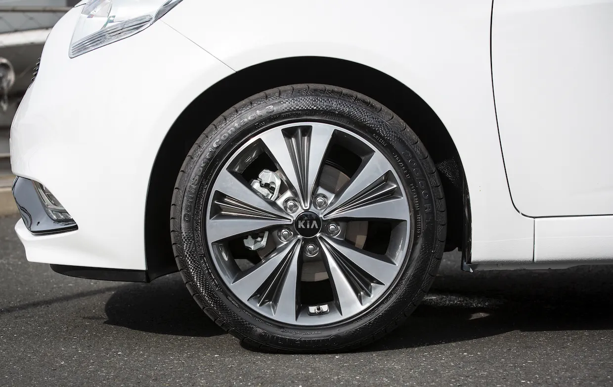 Disminuye venta de vehículos en marzo