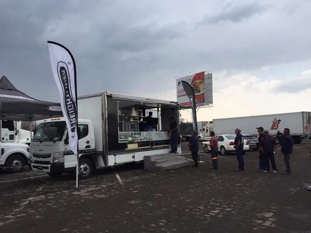 Freightliner destaca el trabajo de los operadores que mueven a México durante la contingencia