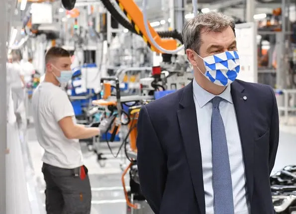 El Ministro Presidente de Bavaria, visita Audi y se impresiona con medidas de protección