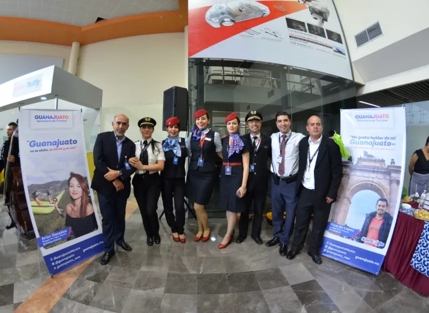 Inauguran vuelo bajío-detroit