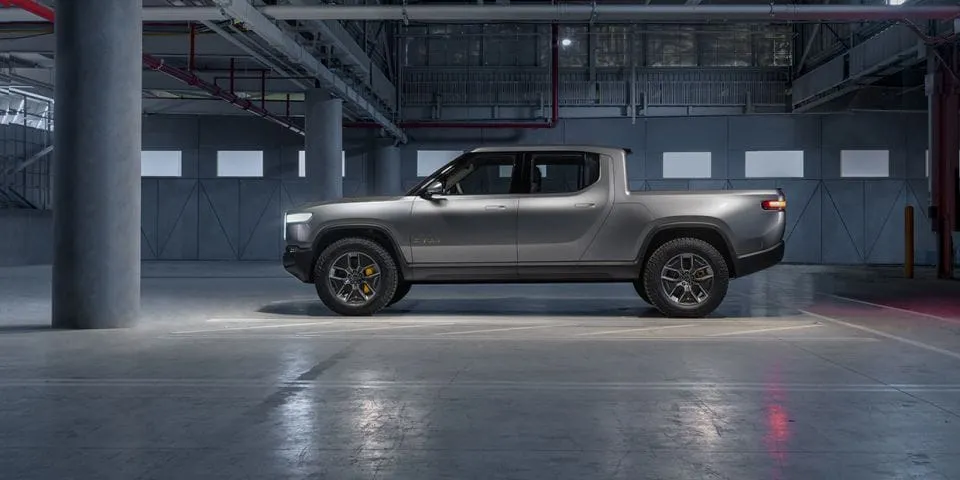 ¿Competencia para Tesla? Amazon invierte en Rivian