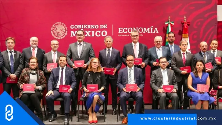 Presentan “Rumbo a una política industrial'