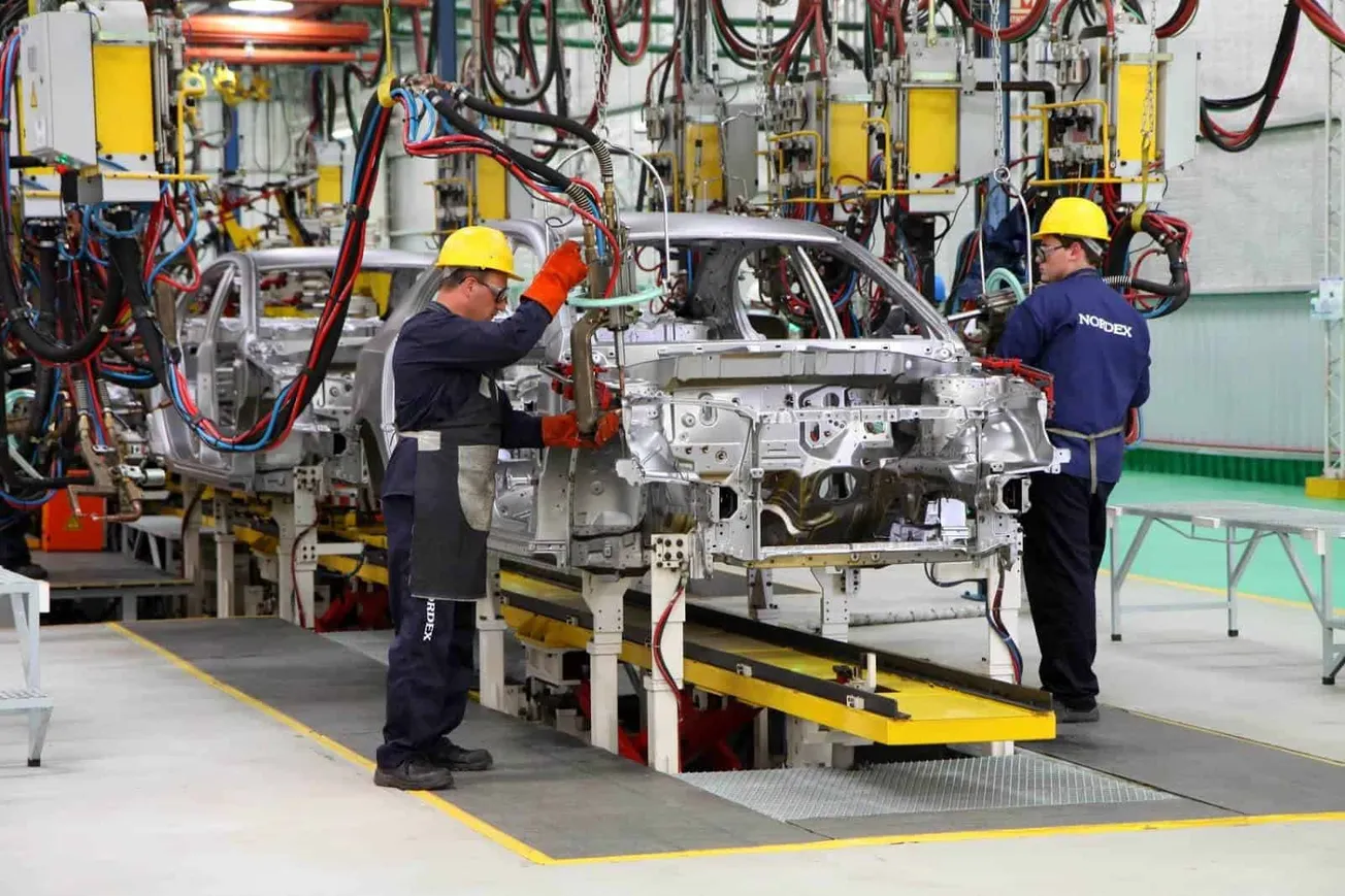 Cae 6.9% venta de autos ligeros: Amia