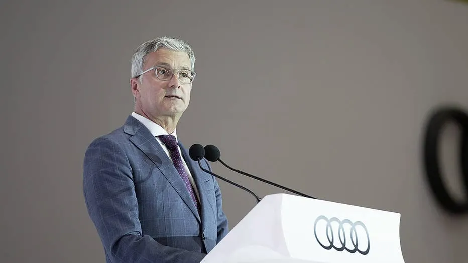 VW nombra a presidente interino de Audi, luego de arresto del CEO