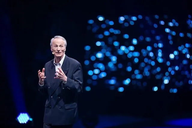 CEO de Renault viaja a Japón, reafirma alianza con NISSAN