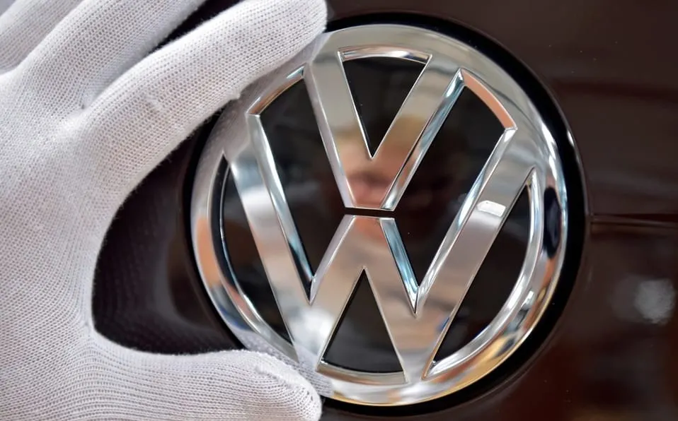Volkswagen y Daimler aceptan pagar por emisiones de vehículos diésel
