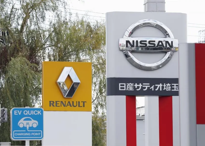 Francia desmiente rumores sobre alianza Renault-Nissan