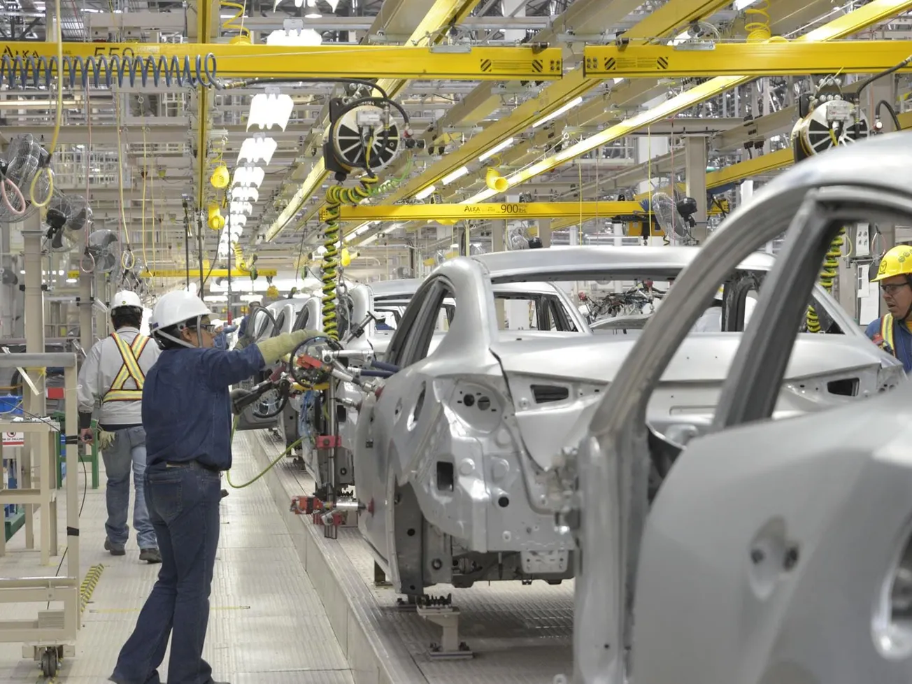 Cae 9.67% producción de vehículos en diciembre de 2018: INEGI