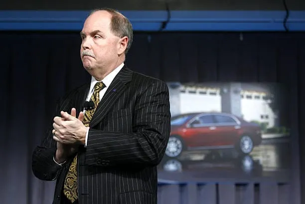 Henderson, exdirector de GM es nombrado presidente de adient