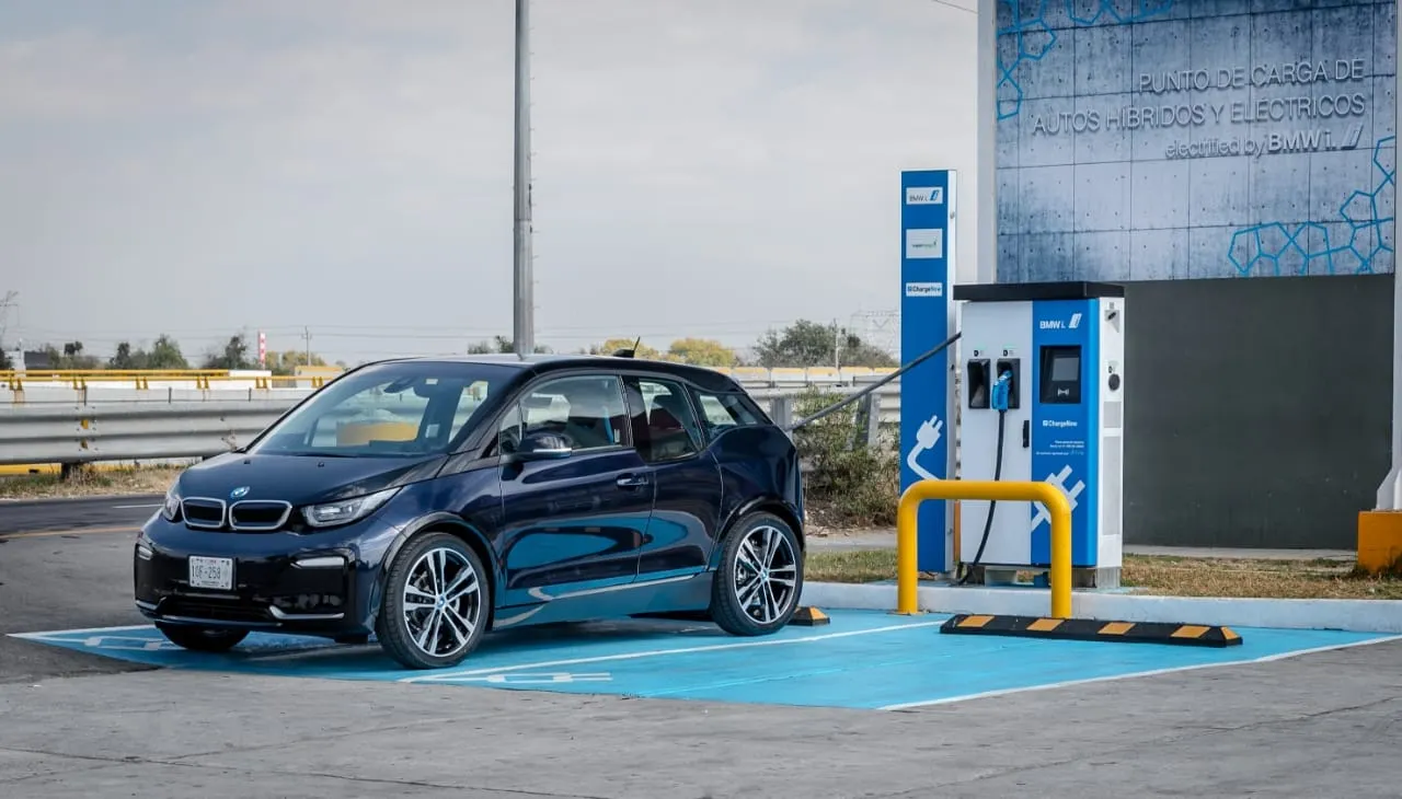 BMW Group amplía su corredor de estaciones de carga eléctrica en México