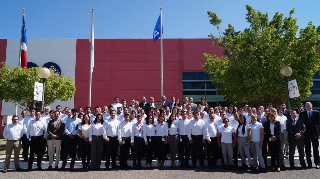 Ford entrega reconocimiento de proveedor q1 a plastic omnium
