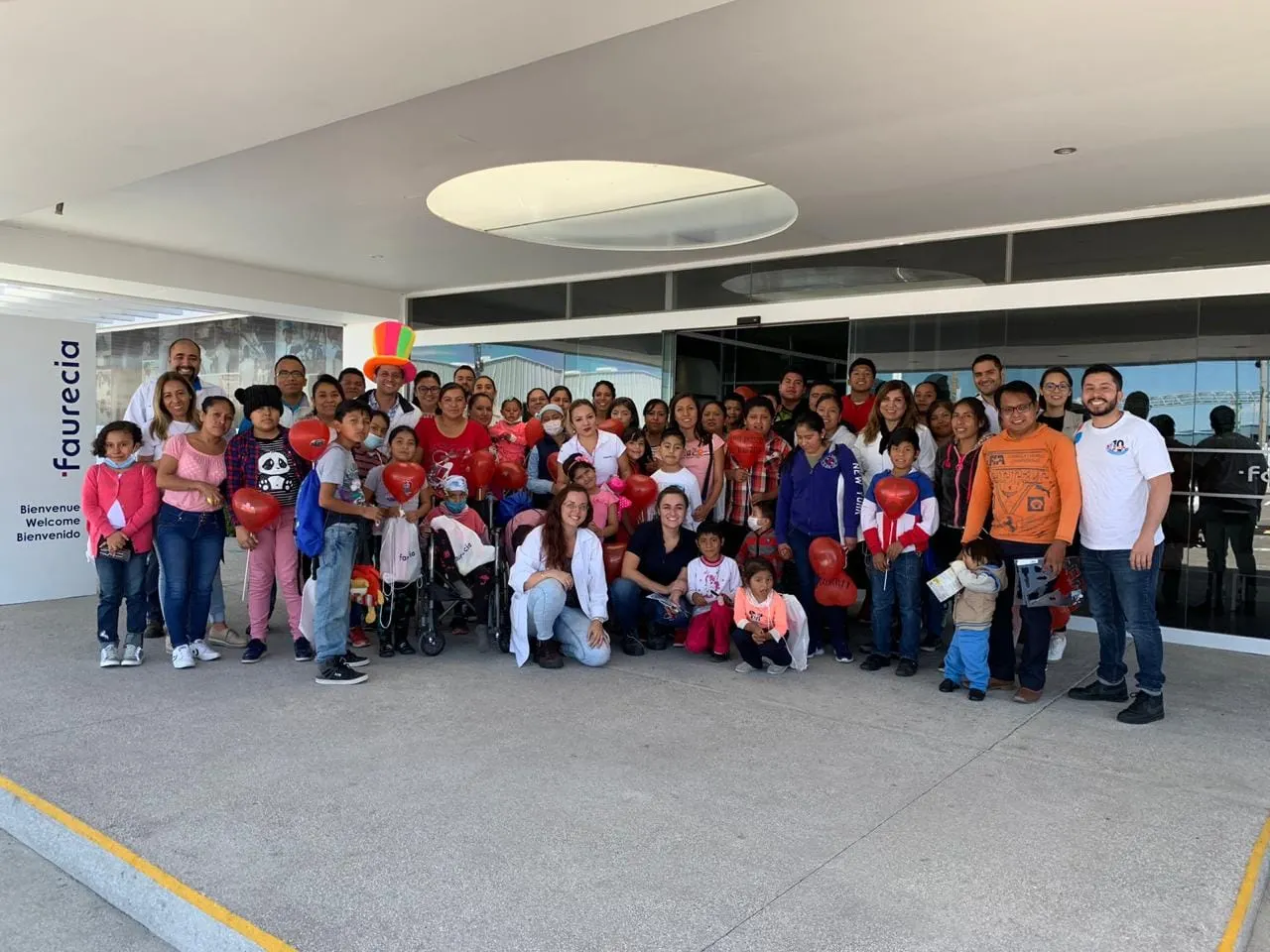 Faurecia México celebra 10 años de FUELS, con entrega de donativos
